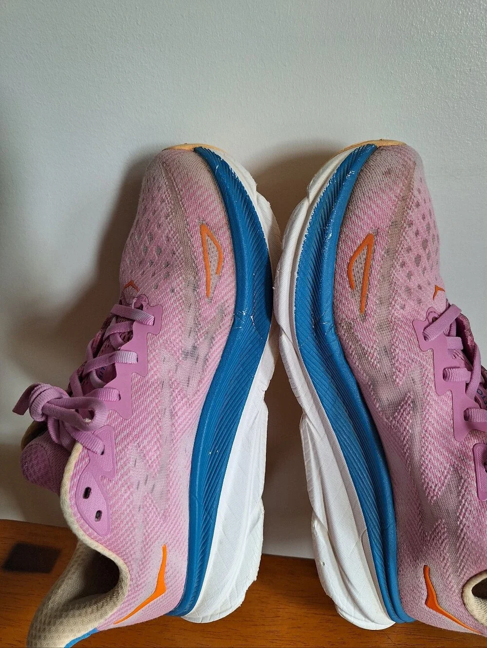 Hoka Clifton 9 Women's Cyclamen / Sweet Lilac Size 9B